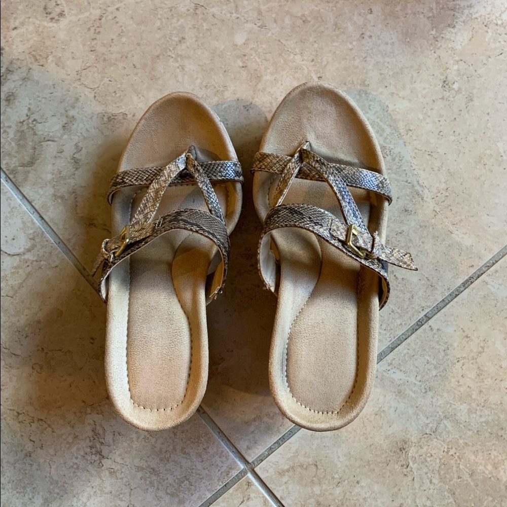 Cheeks wedge sandals